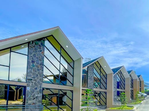 Villa dieng  Private Pool di antara kebun teh tambi ~Napoleon Platinum 1