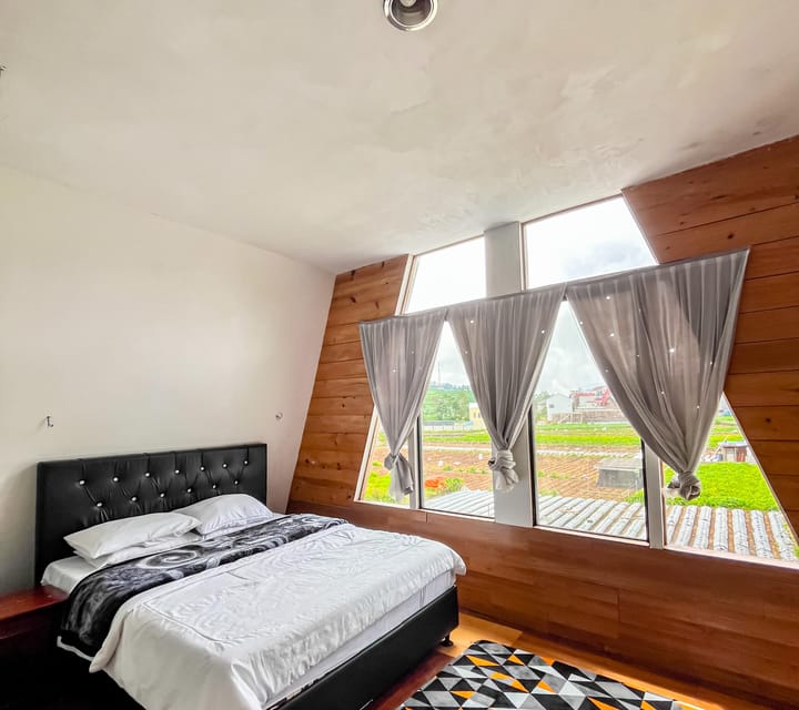 Cabin house Segitiga Heri B