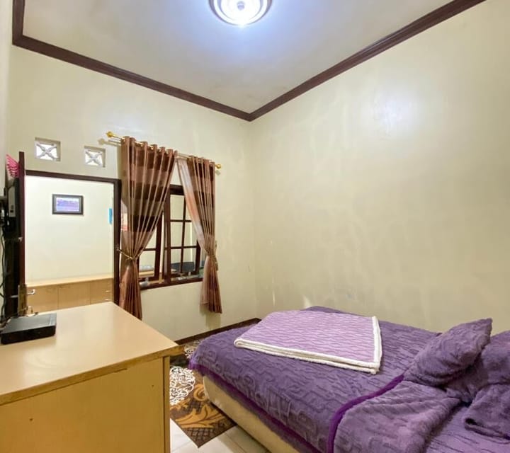 Homestay 12 kamar  Dekat Candi Arjuna ~Mawarmerah Syariah