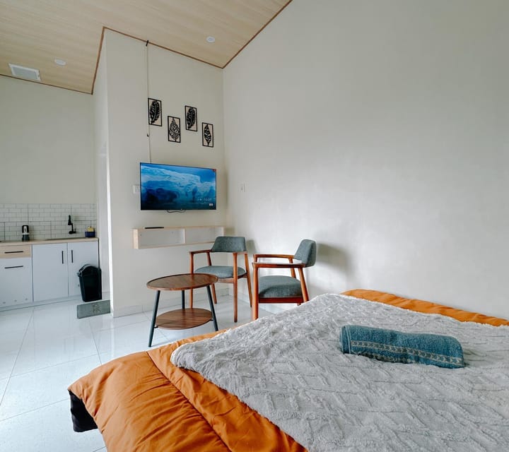 Mini White Villa