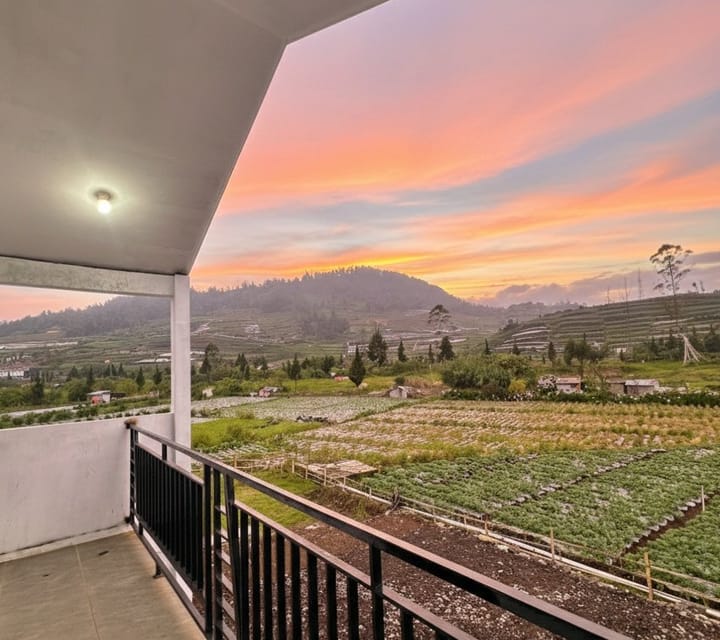 Villa kapasitas 7 orang dekat Candi View kebun ~ piranchata