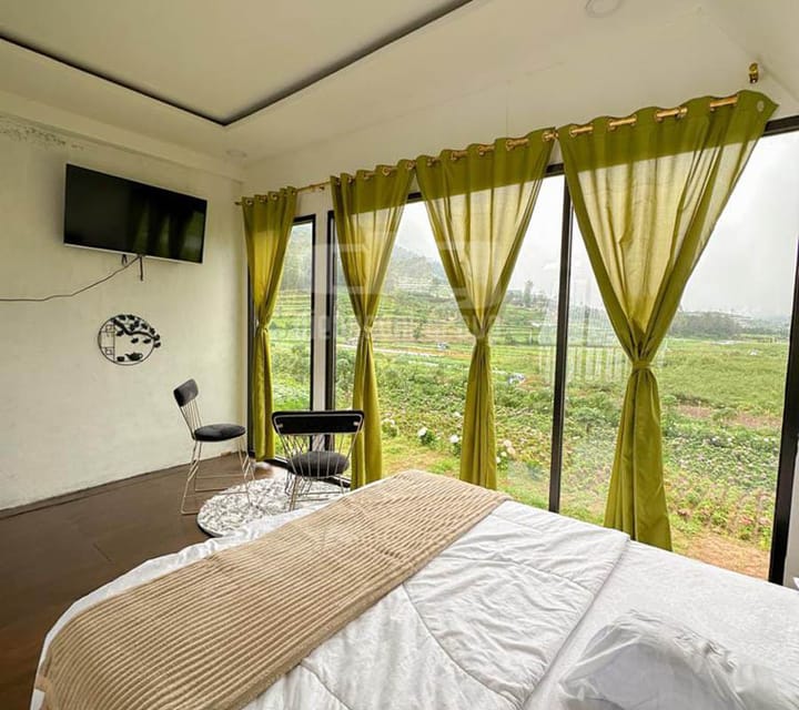 Cabin Salju Dieng salju